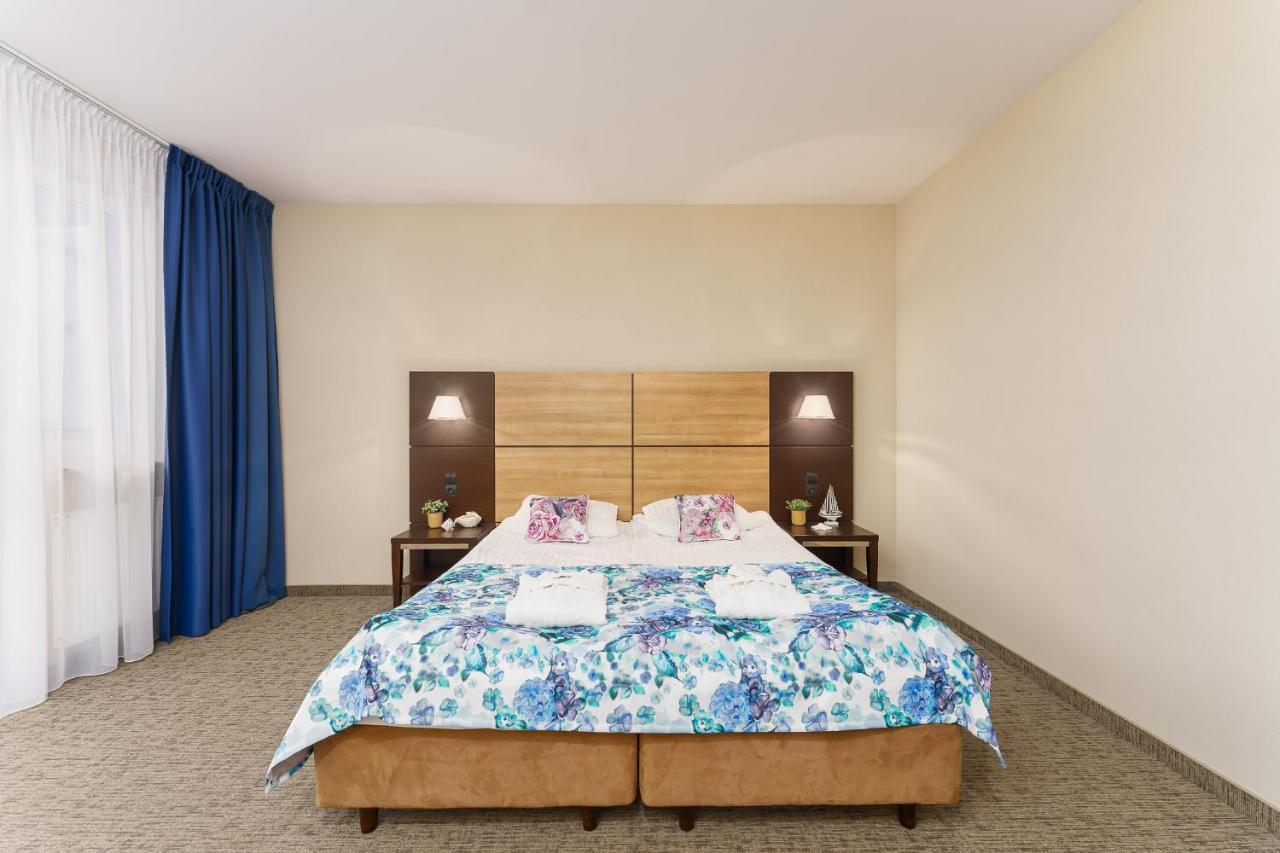 Apartamenty Prywatne W Hotelu Przy Plazy Diva โควอบเซก ภายนอก รูปภาพ