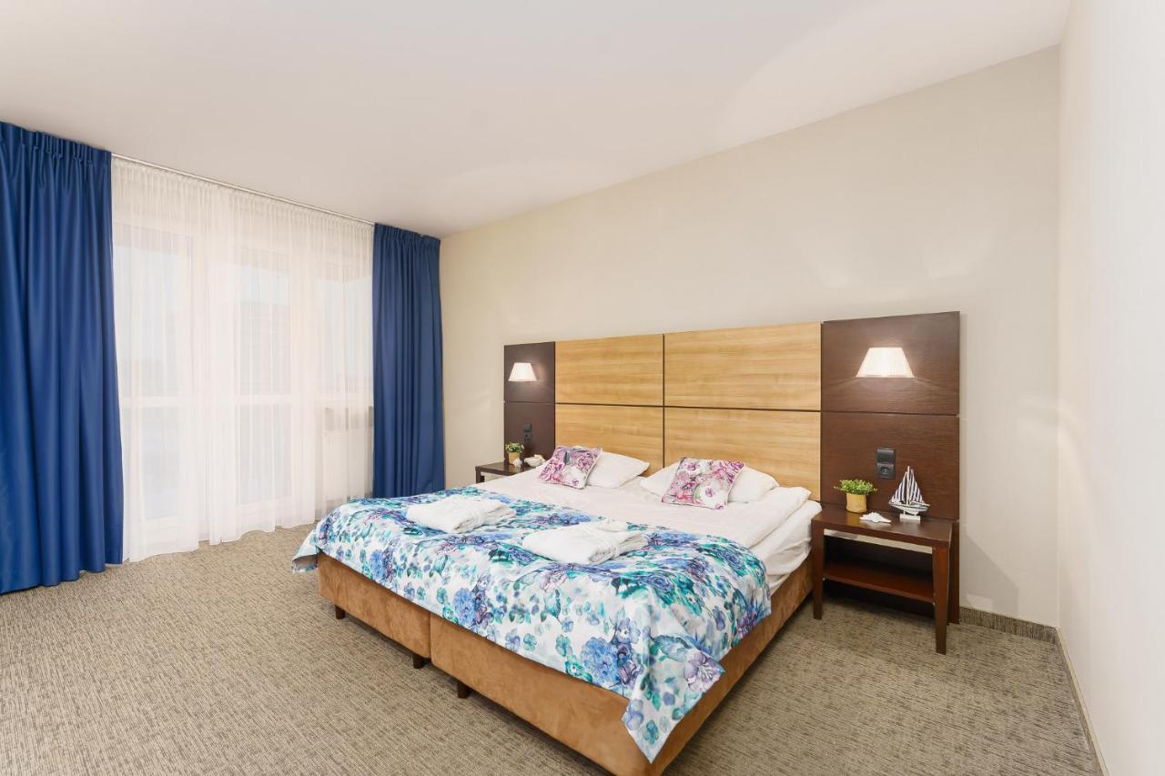 Apartamenty Prywatne W Hotelu Przy Plazy Diva โควอบเซก ภายนอก รูปภาพ