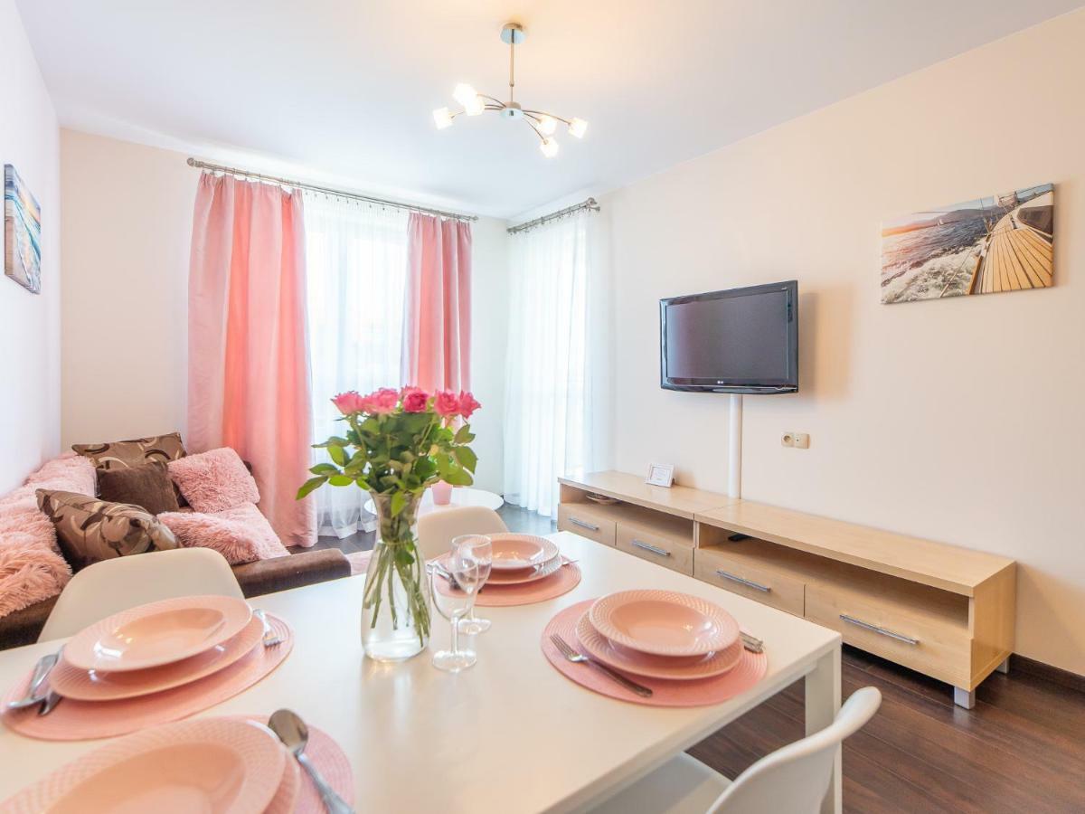 Apartamenty Prywatne W Hotelu Przy Plazy Diva โควอบเซก ภายนอก รูปภาพ