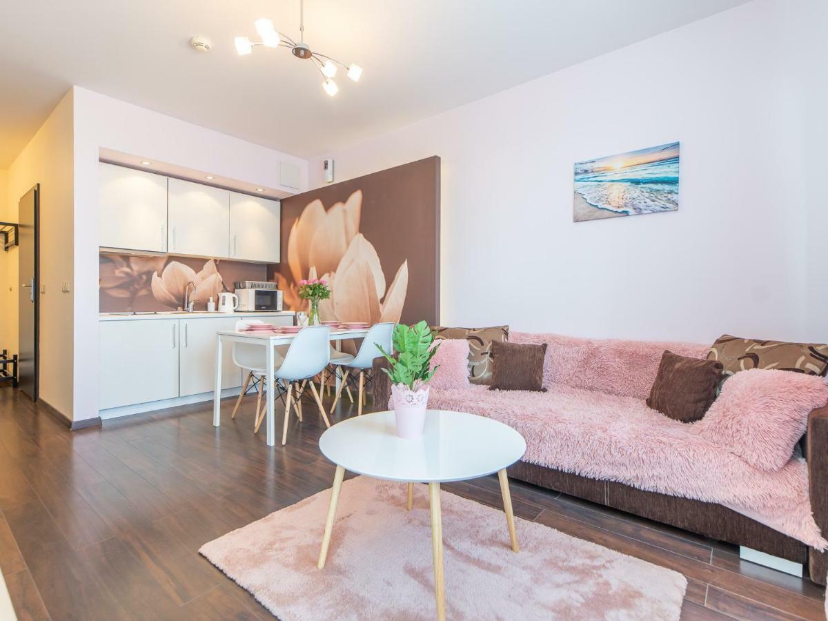 Apartamenty Prywatne W Hotelu Przy Plazy Diva โควอบเซก ภายนอก รูปภาพ
